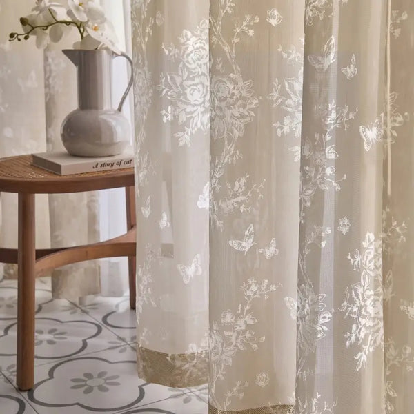 Franse vintage beige kanten vitrages met bloemenpatroon