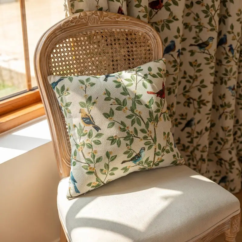 French Country Botanical Birds Jacquard Pillow Cover Hoofdafbeelding